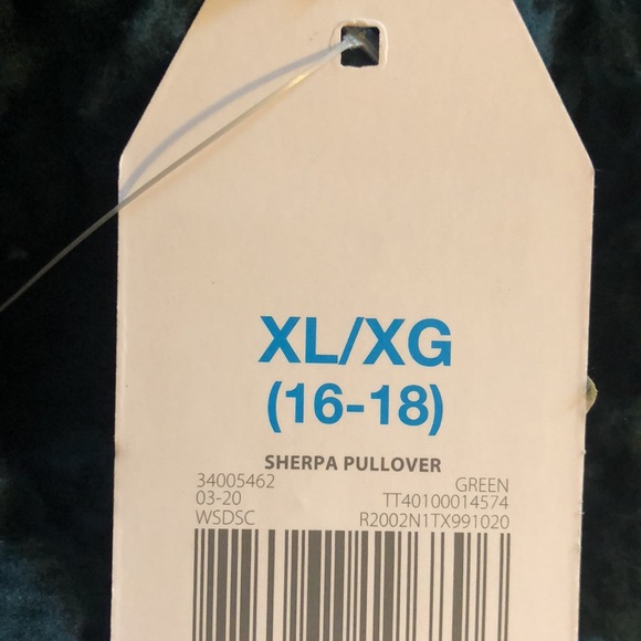 Time and Tru Dark Green Sherpa Pullover - Picture 7 of 7